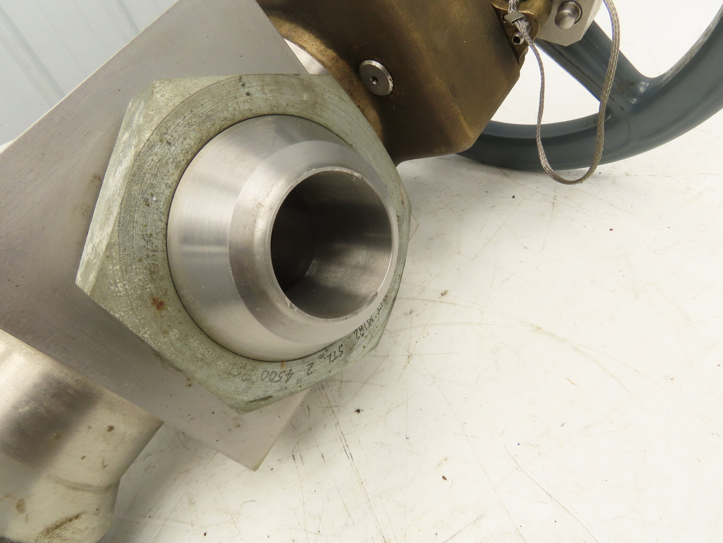 PJ Valves PL75765-40x2 High Pressure Ball Valve Hand Wheel Gear Box Bleed-Off 2"
