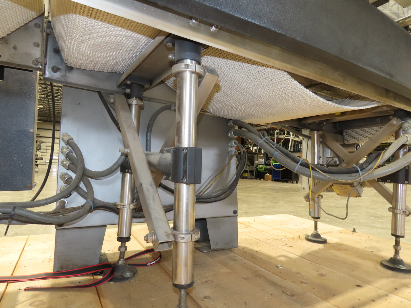 Fallas R400 Robotic Pick and Place Case Packer Infeed Sorter Conveyor 480V