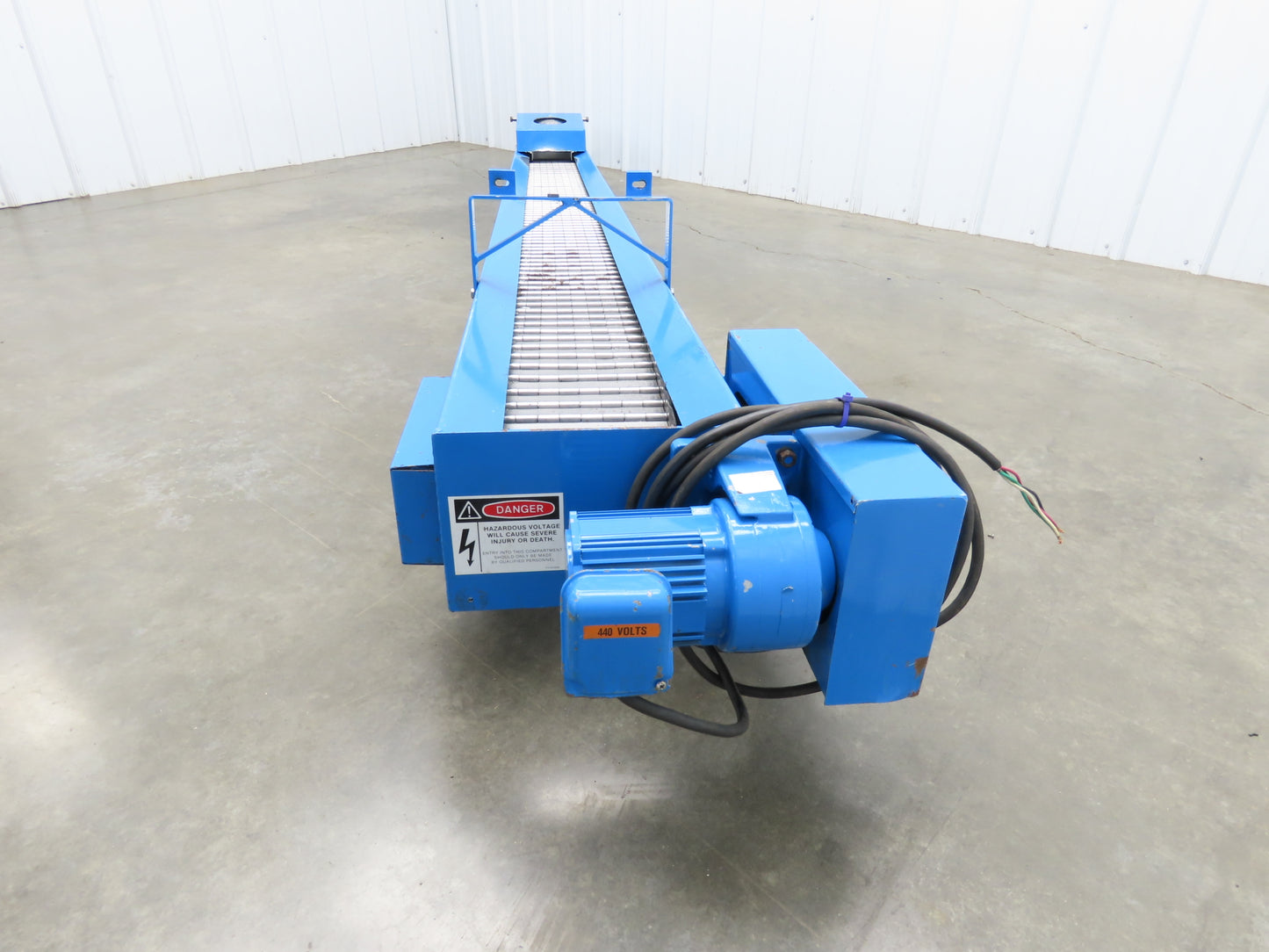 Hennig SCI TP30/TP40 10' 5"L Portable Chip Conveyor 8"x 10' Belt 230/460V 3PH