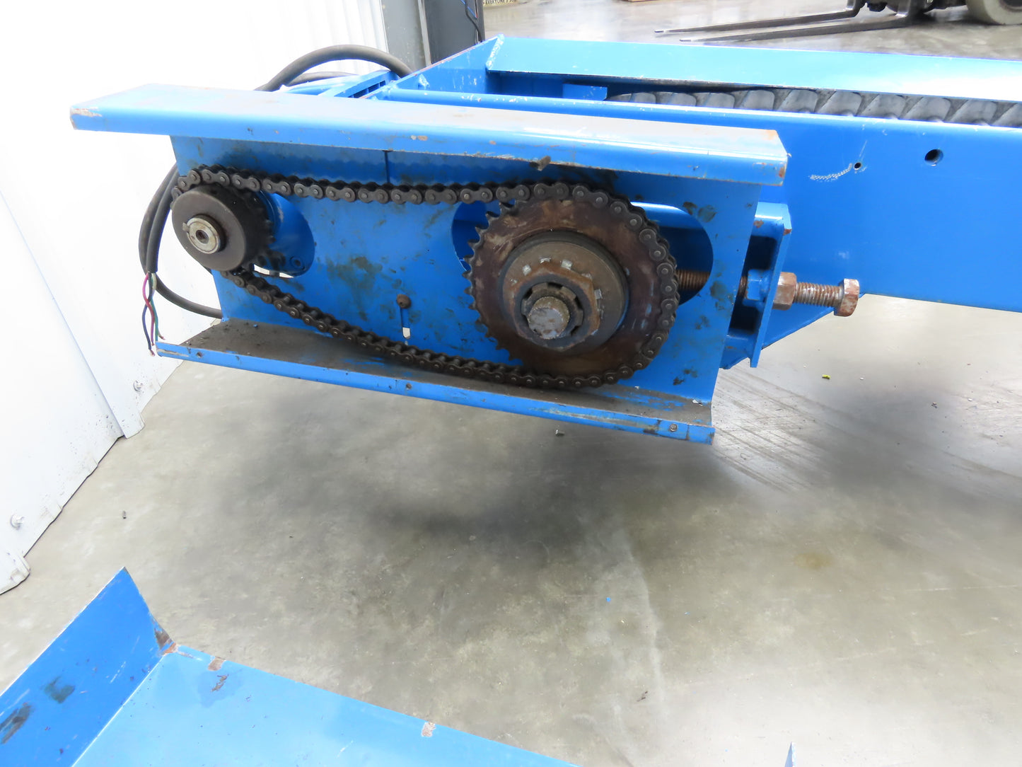 Hennig SCI TP30/TP40 10' 5"L Portable Chip Conveyor 8"x 10' Belt 230/460V 3PH