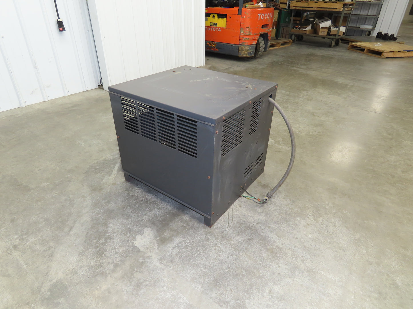 Enersys Enforcer EH3-18-1600 Forklift Battery Charger 36V 1600Ah 260A 480V 3Ph