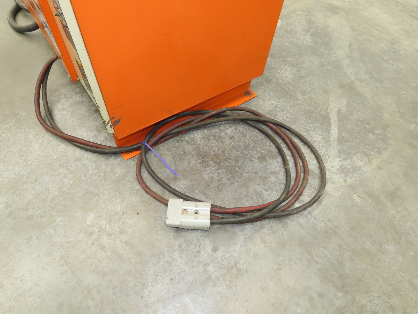 Allied FP18HK1000 AutoReg Forklift Battery Charger 36V 185A 1000-1500Ah 480V 3Ph