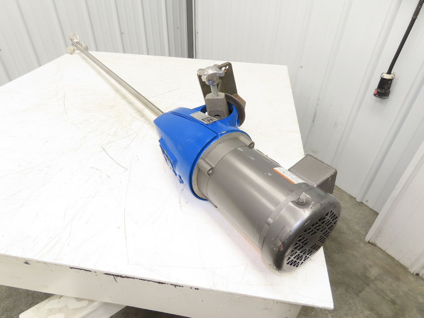 Cleveland RH-3 Clamp Tank Mixer Agitator 4.5"x 43" Impeller .5Hp 230/460V 3PH