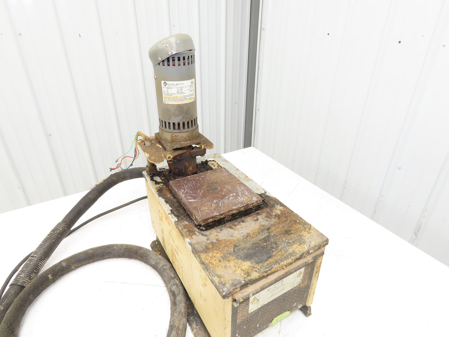 Nordson 274056G Hot Shot Glue Melt Dispenser Machine 115V 1PH 1500W  *Bad Motor*