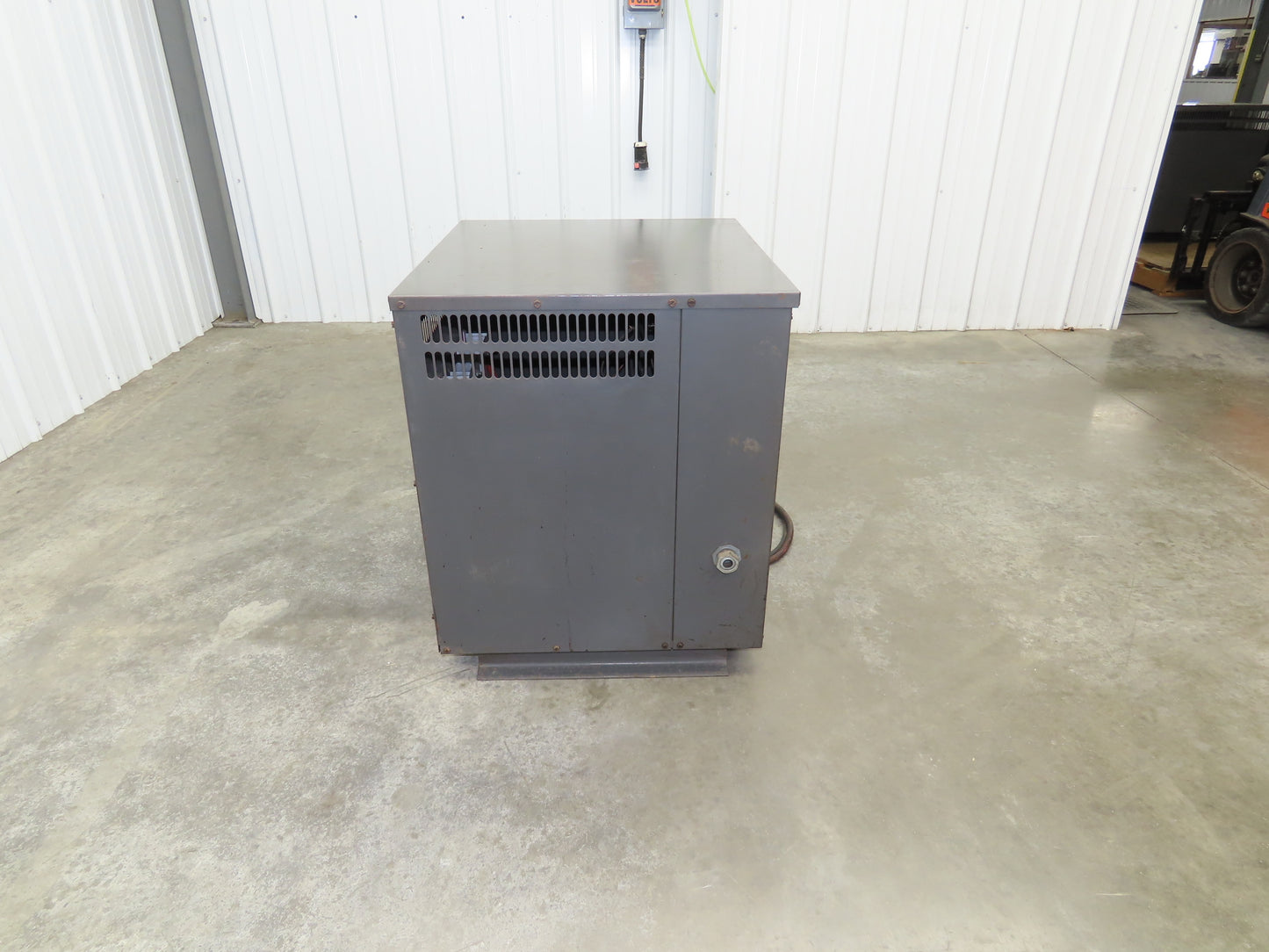 PowerFlow Systems Forklift Battery Charger 48V 180A 900Ah 208/240/480V 3Ph