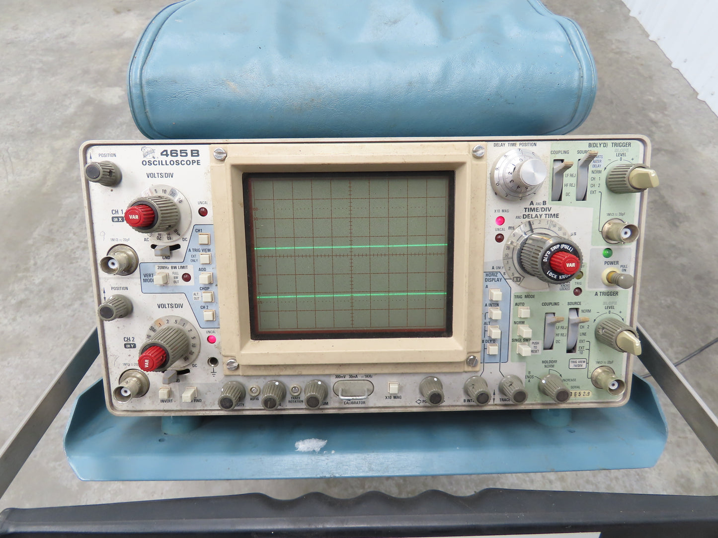 Tektronix Oscilloscope Digital Multimeter Module Probes 200C Cart Scope Mobile