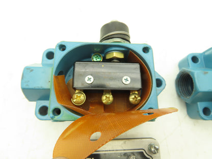 Micro Switch BAF1-2RN-RH Limit Switch Top Plunger Actuator Lot of 2