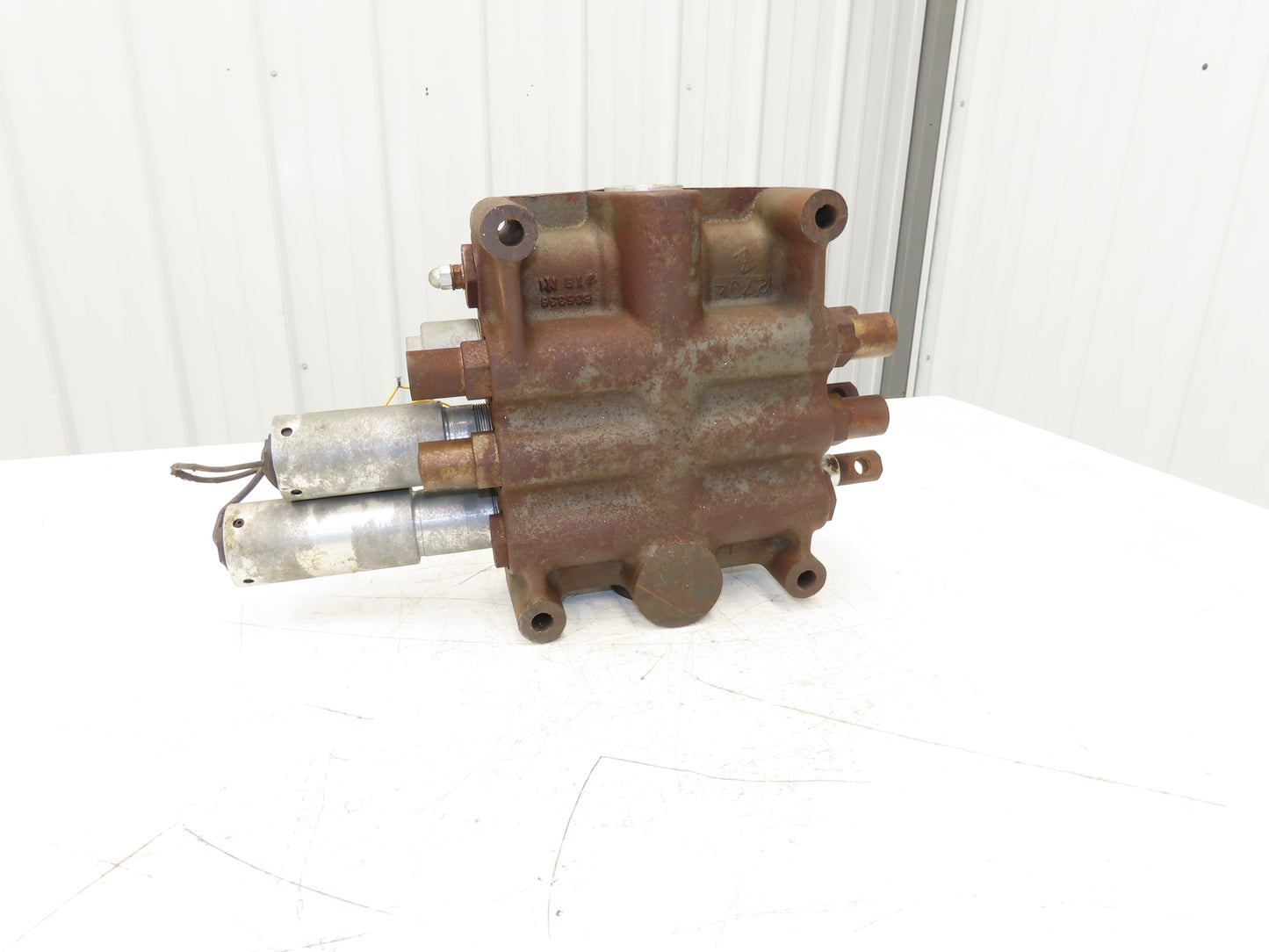 Parker Hannifan VDSP 24 DRF 41 Directional Control Hydraulic Valve 3-Spool