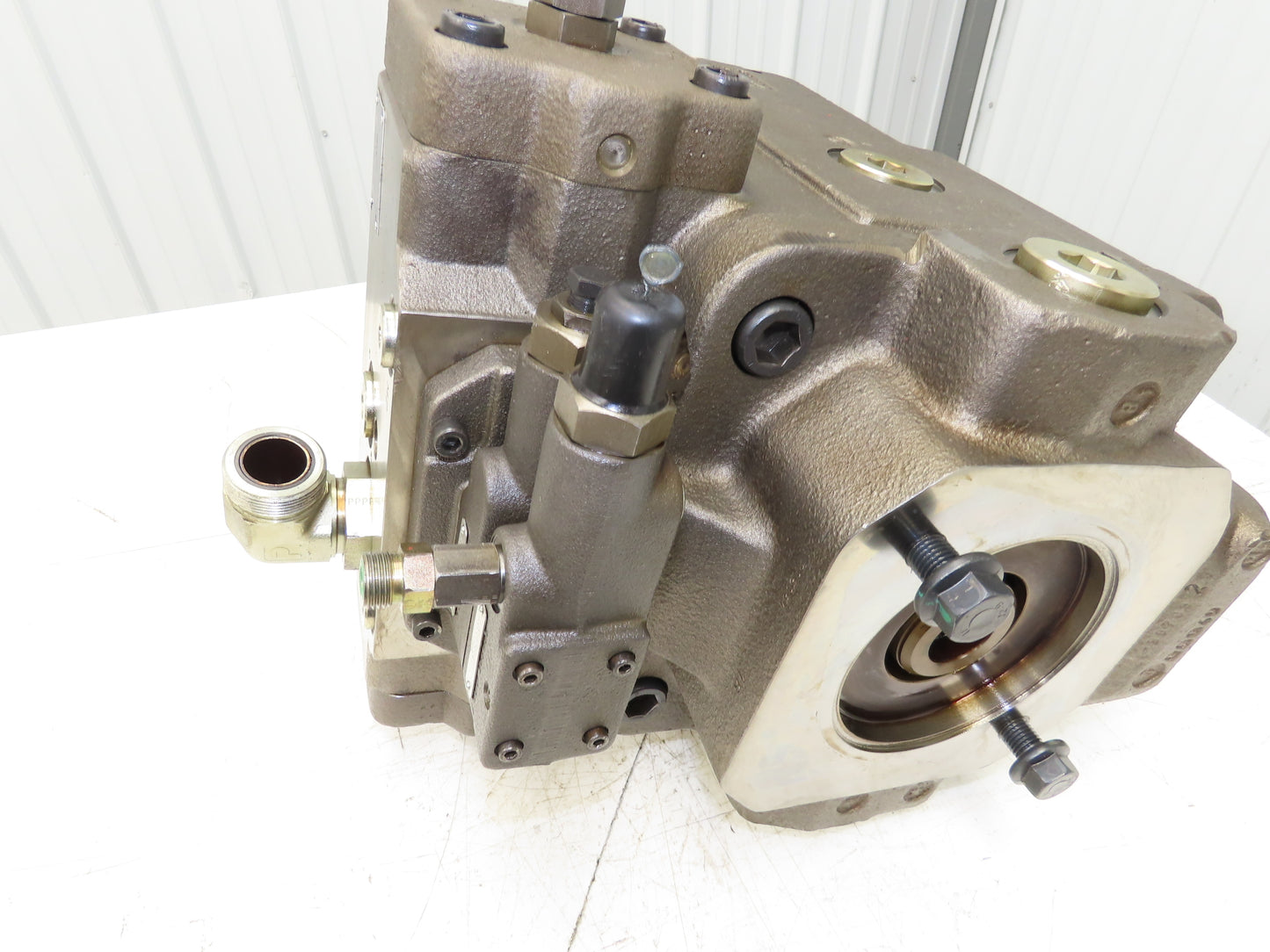Brueninghaus Hydromatik Hydraulic Piston Pump 3247 GPM 5100 PSI Through Drive