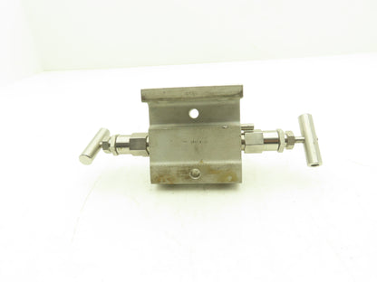 Swagelok SS-V3NBF8-FL-G Stainless 3-Valve Instrument Manifold 1/2" NPT Ball Tip