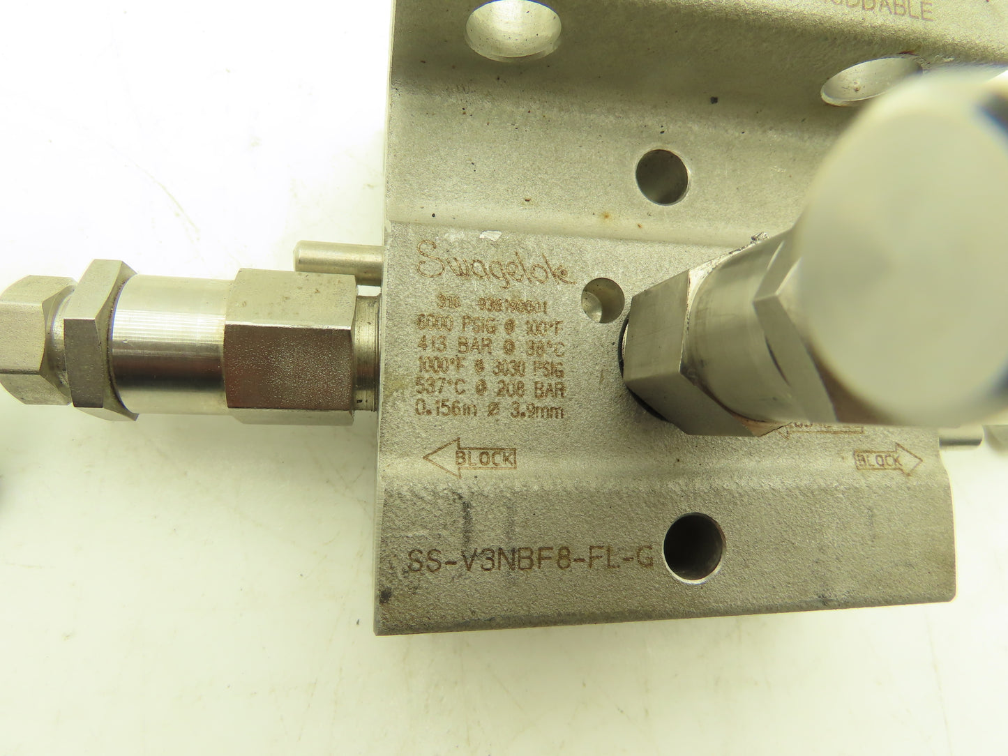 Swagelok SS-V3NBF8-FL-G Stainless 3-Valve Instrument Manifold 1/2" NPT Ball Tip