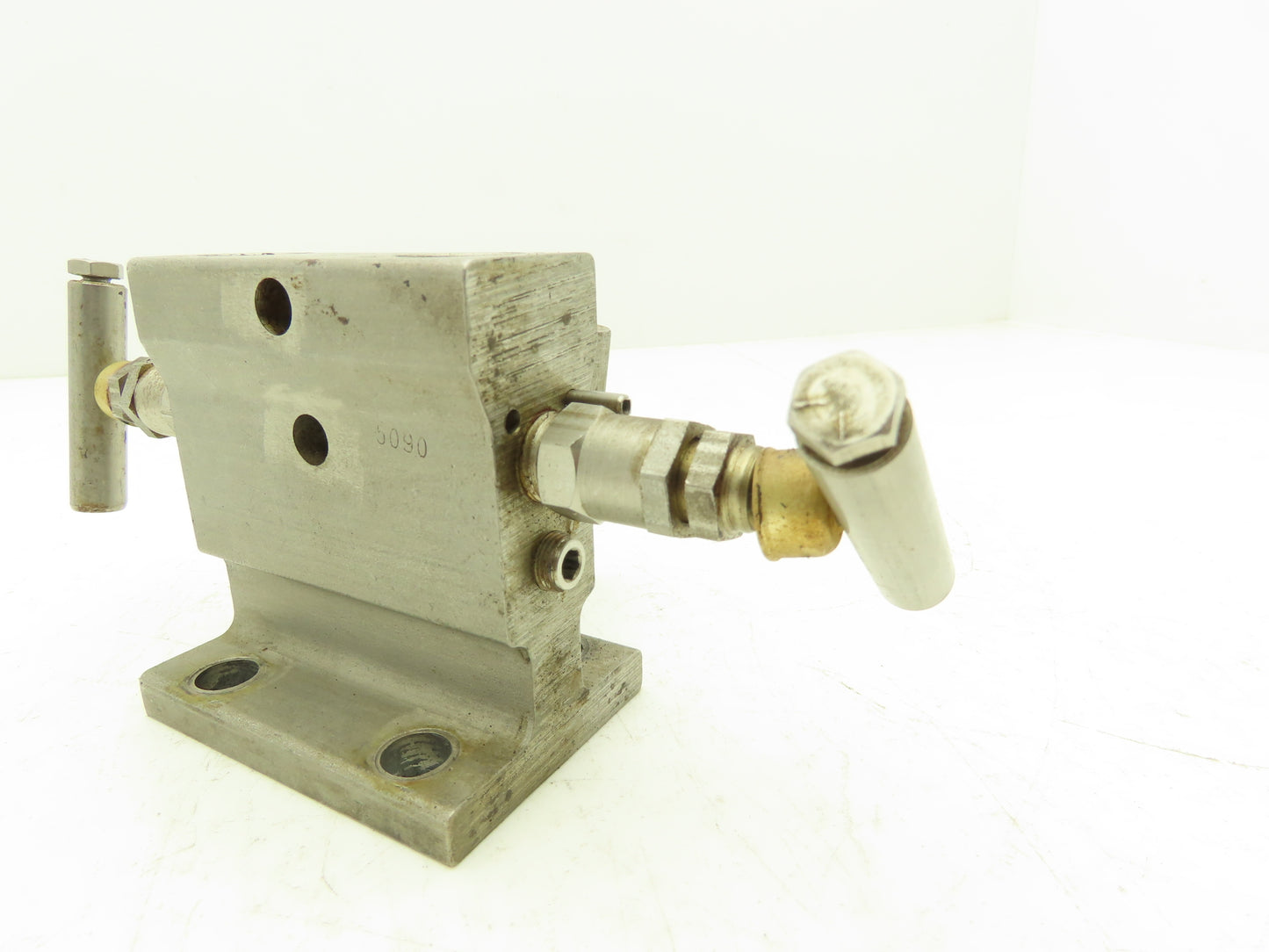 Anderson Greenwood M4TVS 3 Valve Differential Pressure Manifold Flange 1/2" NPT