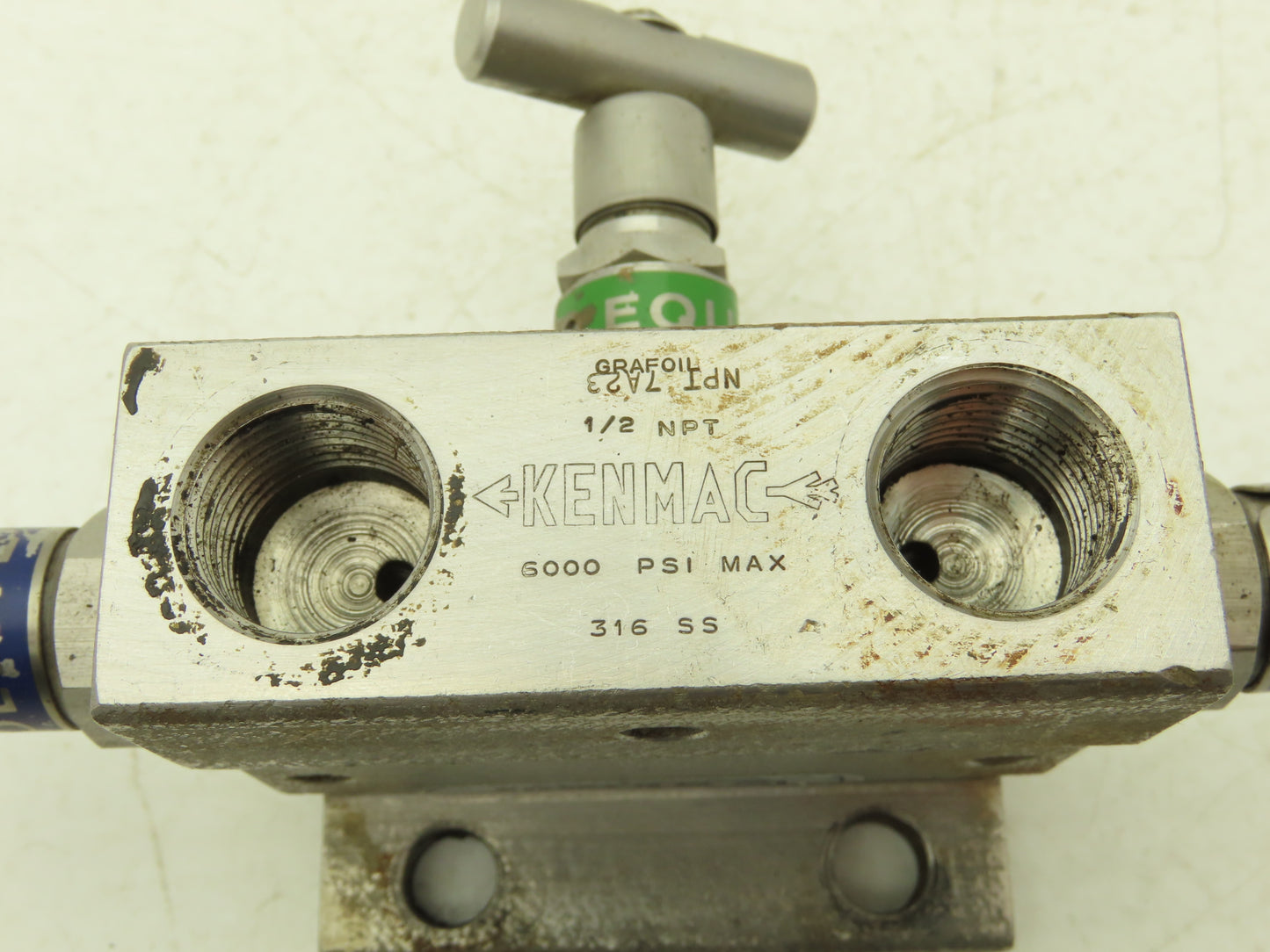 Kenmac MSTB4NCT 3 Valve Differential Pressure Manifold SS Ball Tip 1/2" NPT