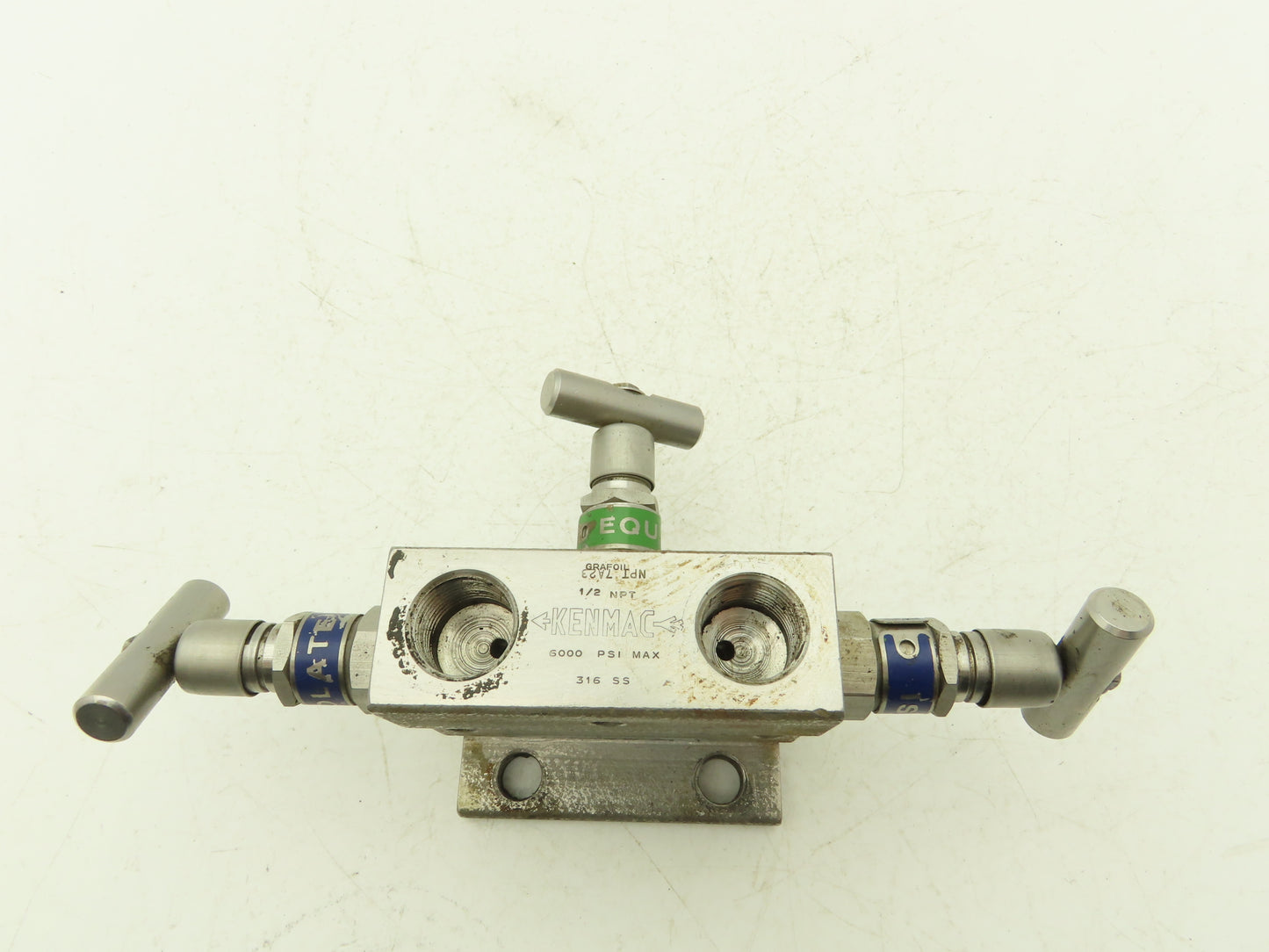 Kenmac MSTB4NCT 3 Valve Differential Pressure Manifold SS Ball Tip 1/2" NPT