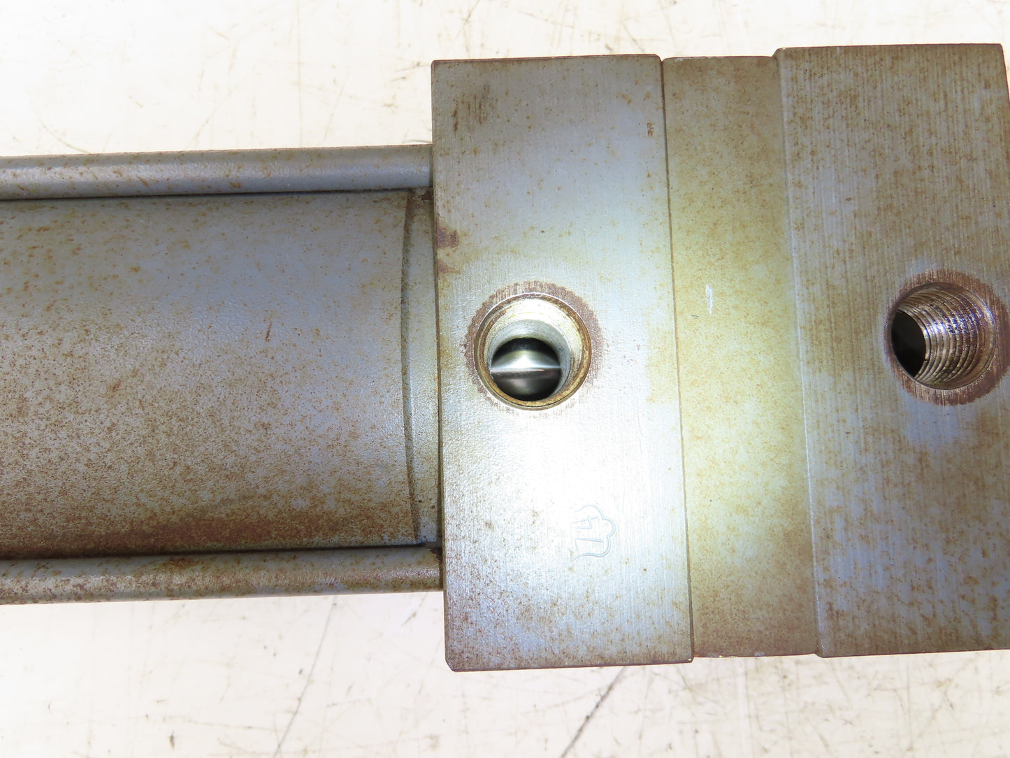 Miller Pneumatic Air Hydraulic Cylinder 4" Bore 9" Stroke 250/900PSI DJV-50B2XN