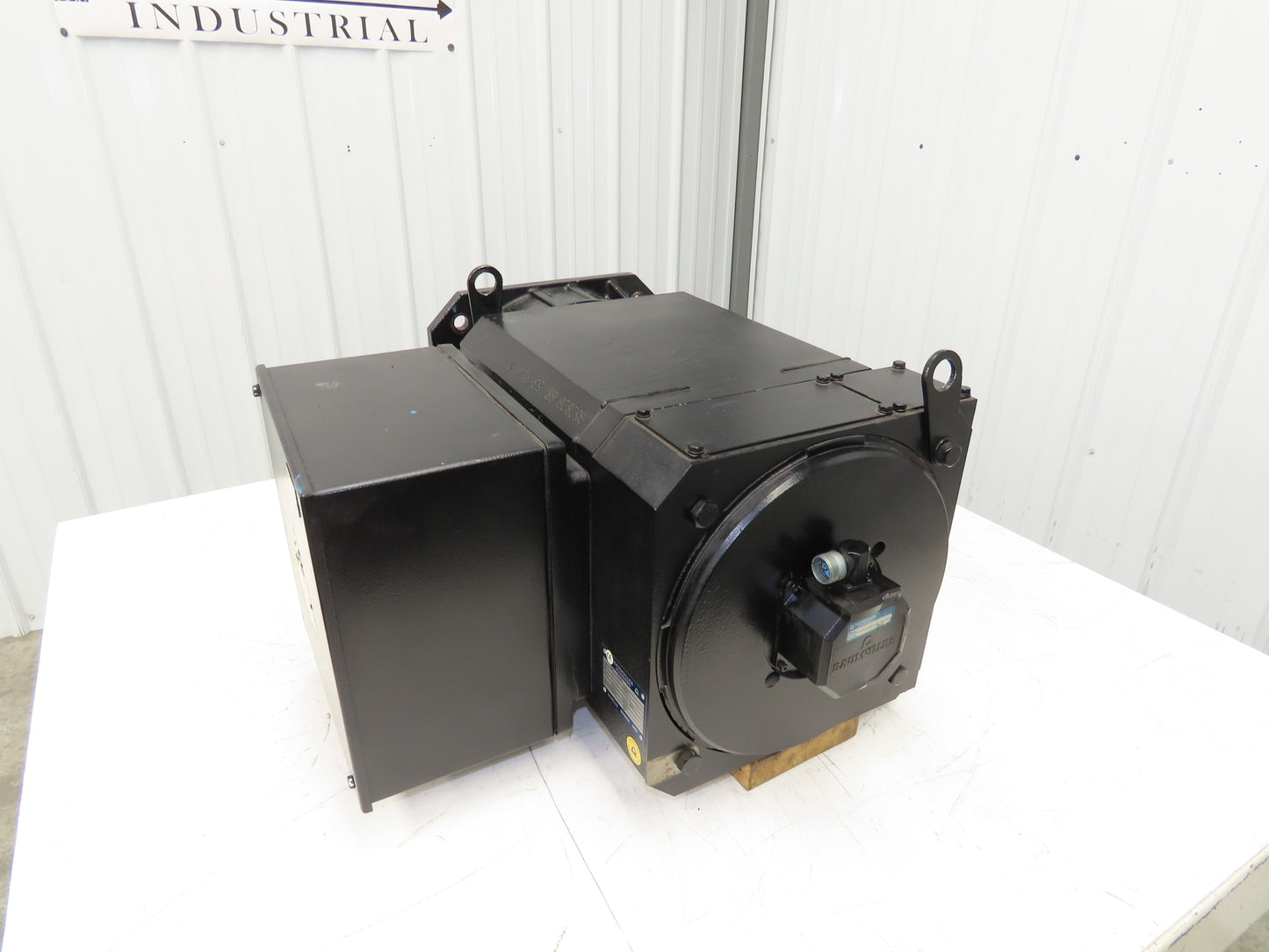 Baumuller DSF 160 M-54W30"UL" AC Motor 104kW 139Hp 3000RPM 360V 3PH 160M Encoder