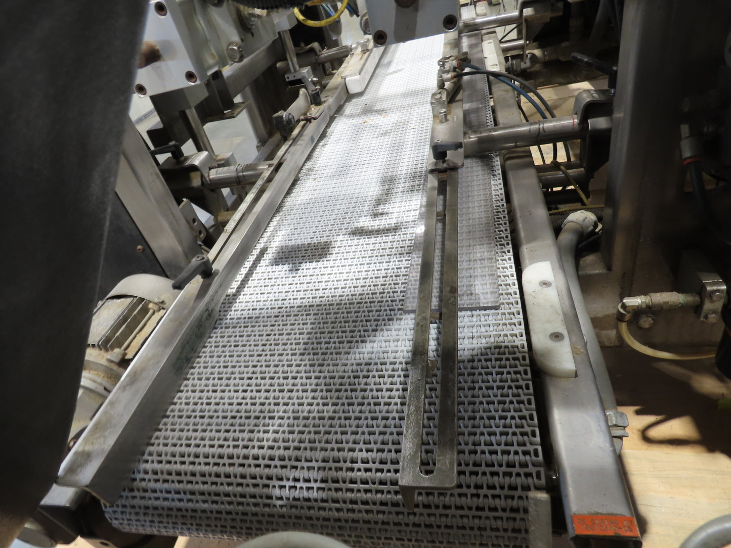 Fallas R400 Robotic Arm Pick and Place Case Packer Dual Feed Conveyor 480V