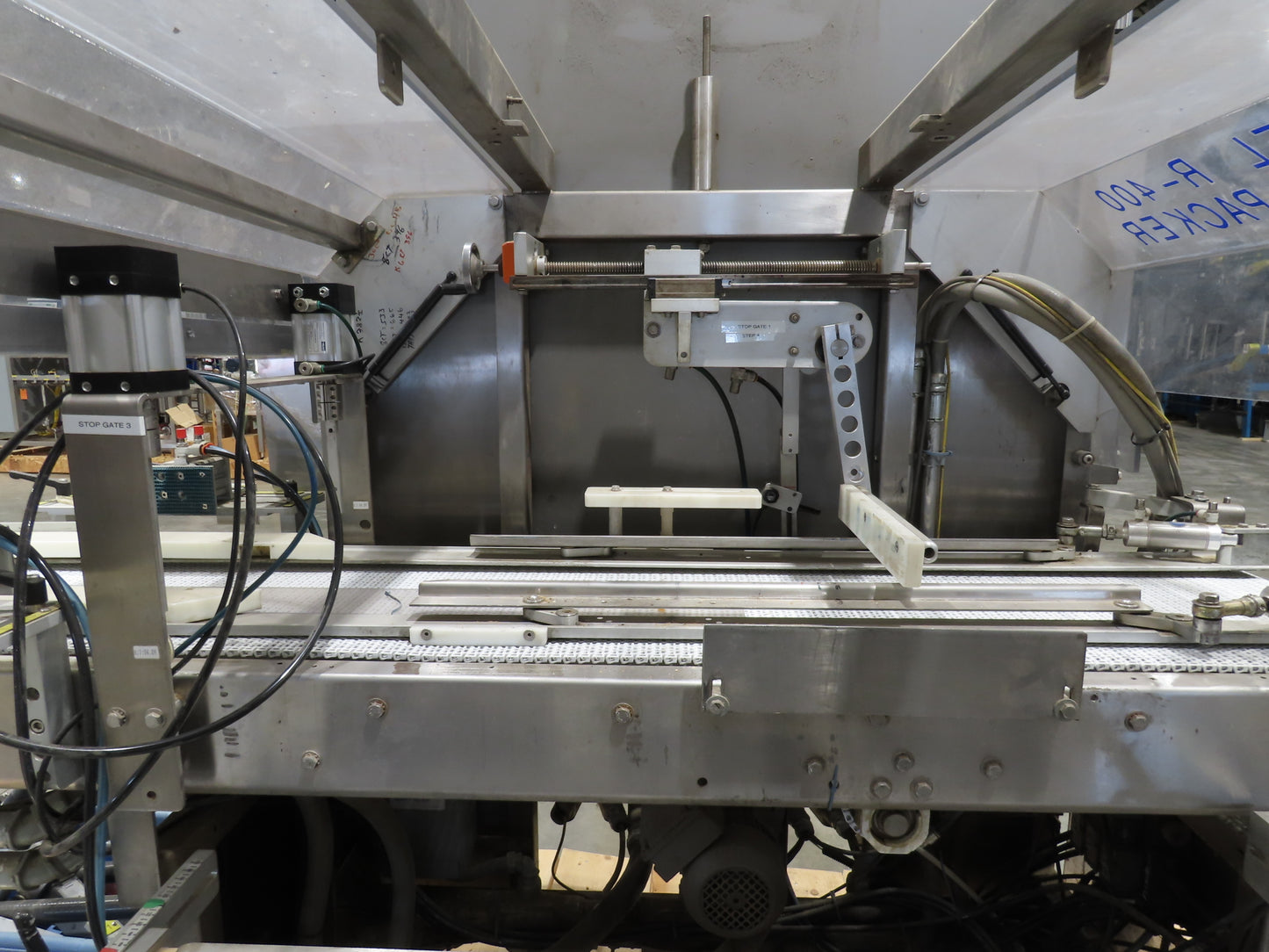 Fallas R400 Robotic Arm Pick and Place Case Packer Dual Feed Conveyor 480V