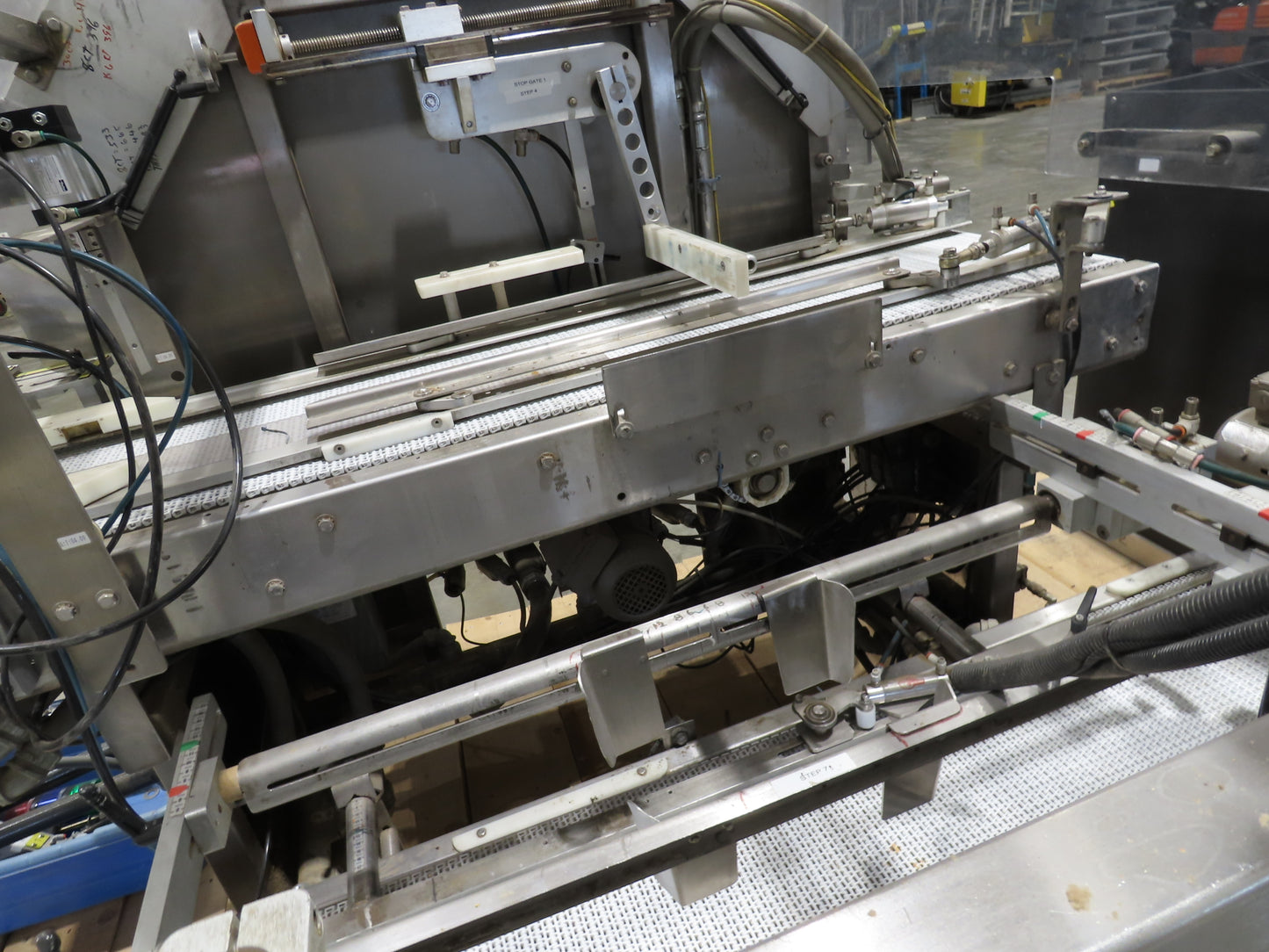 Fallas R400 Robotic Arm Pick and Place Case Packer Dual Feed Conveyor 480V