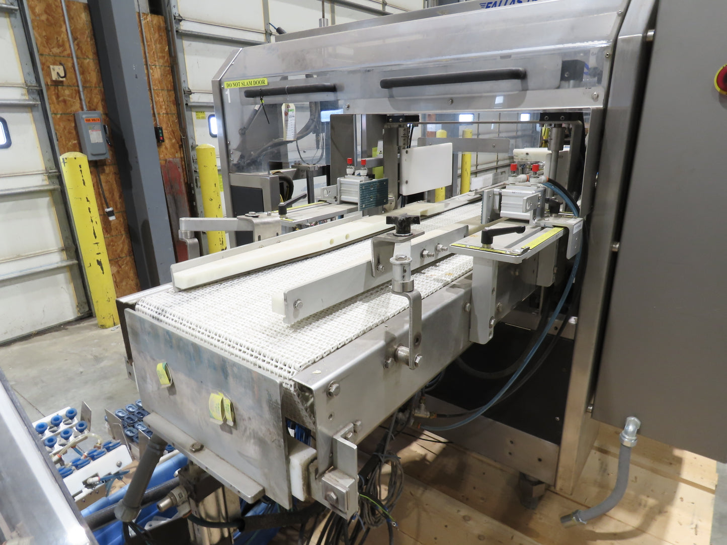 Fallas R400 Robotic Arm Pick and Place Case Packer Dual Feed Conveyor 480V