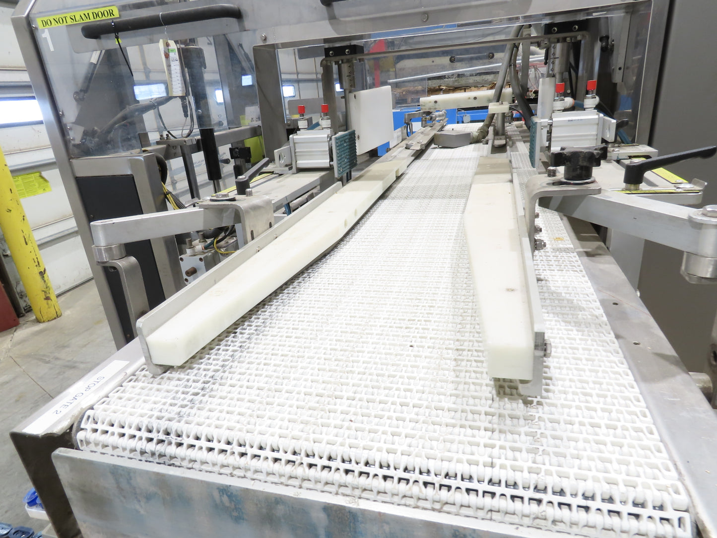 Fallas R400 Robotic Arm Pick and Place Case Packer Dual Feed Conveyor 480V