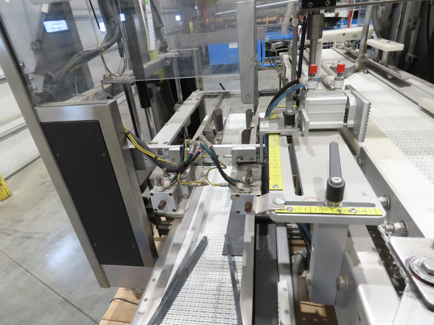 Fallas R400 Robotic Arm Pick and Place Case Packer Dual Feed Conveyor 480V