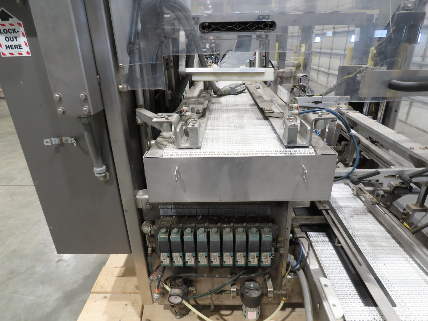 Fallas R400 Robotic Arm Pick and Place Case Packer Dual Feed Conveyor 480V