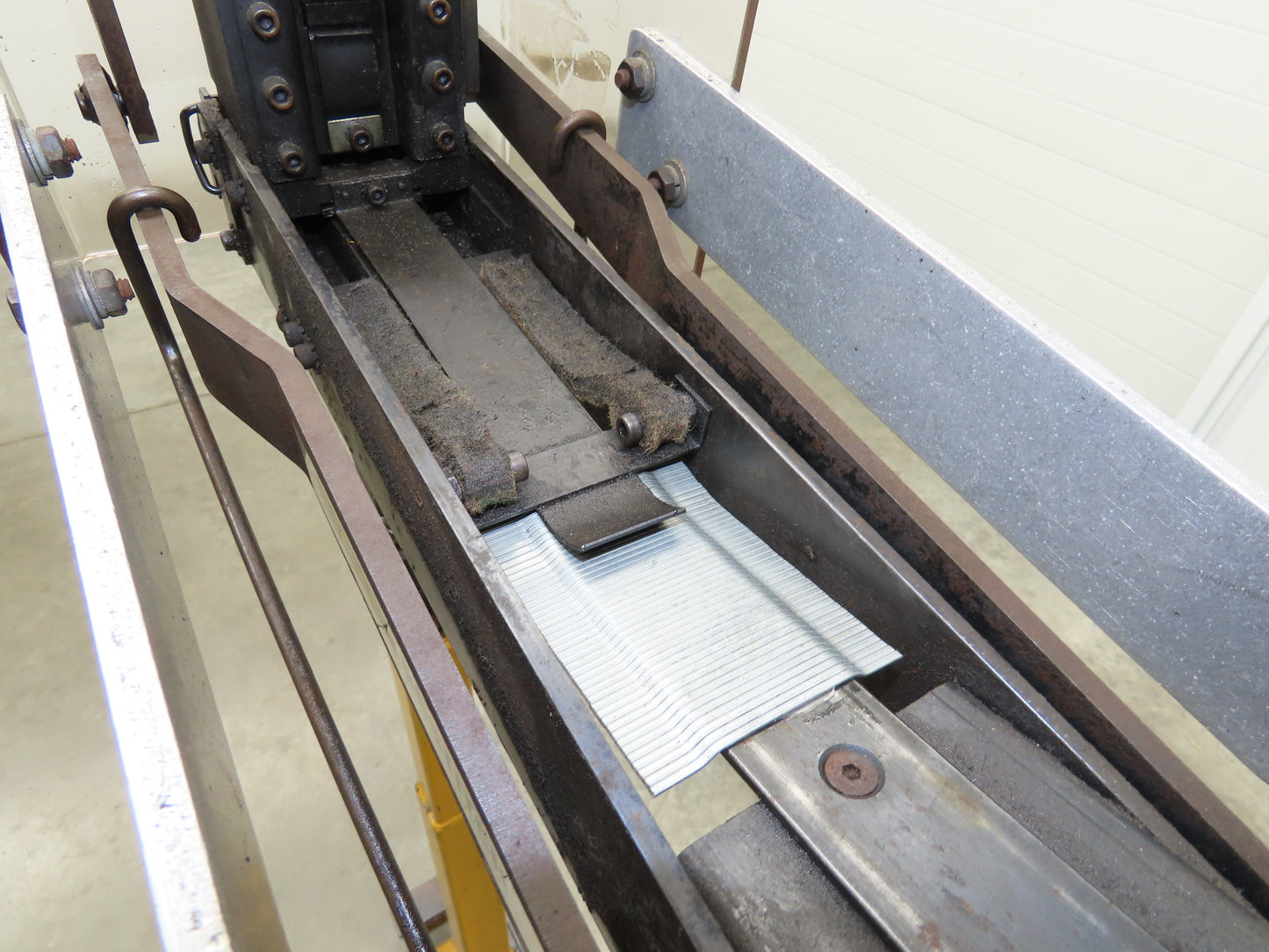 Stanley Bostitch Post Stitcher Box Stapler 24" Throat Cardboard Carton
