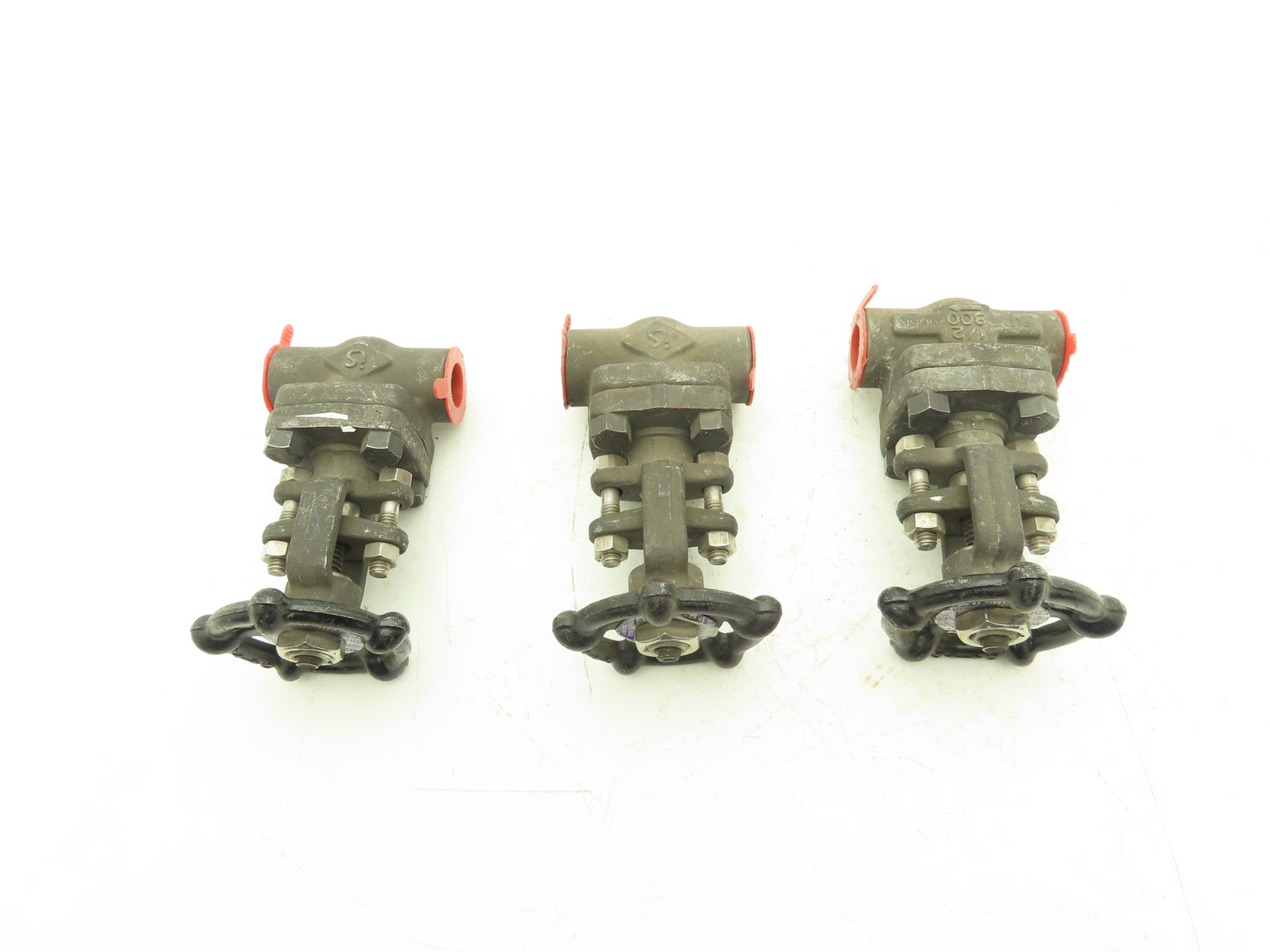 Ilshin 8A05-5 Steel Gate Valve 1/2" Socket Weld 1975psi Class 800 Lot of 3