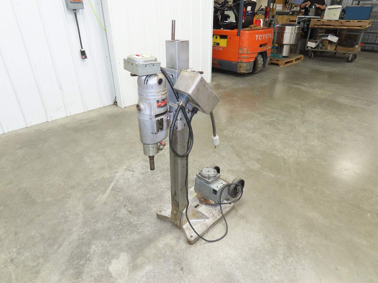 Milwaukee Vac-U-Rig Dymodrill 4030 Coring Motor 2-1/2" to 8" Core Bore Stand