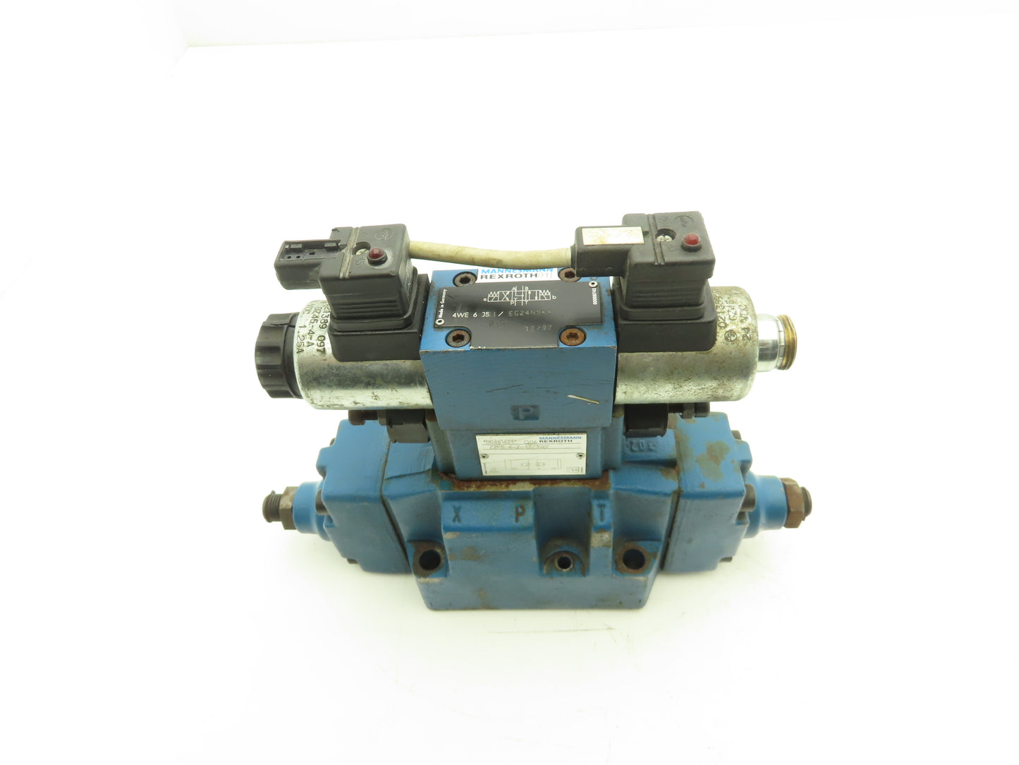 Rexroth 4WEHJ6/EG24N9K4 Hydraulic Directional Solenoid Valve Missing 1 Coil
