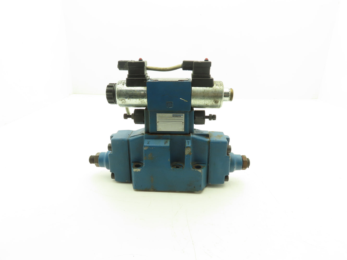 Rexroth 4WEHJ6/EG24N9K4 Hydraulic Directional Solenoid Valve Missing 1 Coil