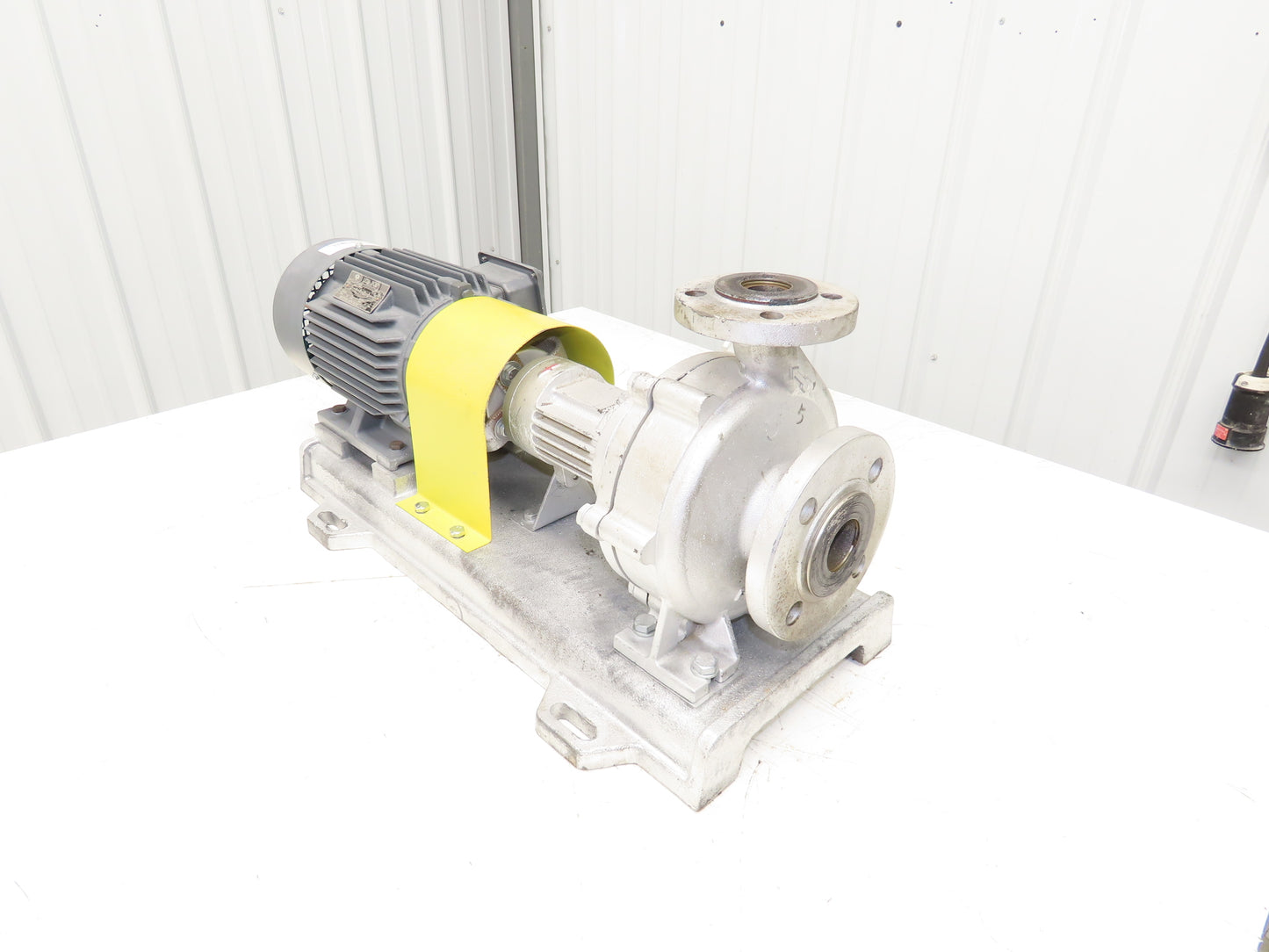Lezq Siemens 40-25-160 Centrifugal Pump 167L/Min 3Hp 480V 3PH 90L Metric Flanged