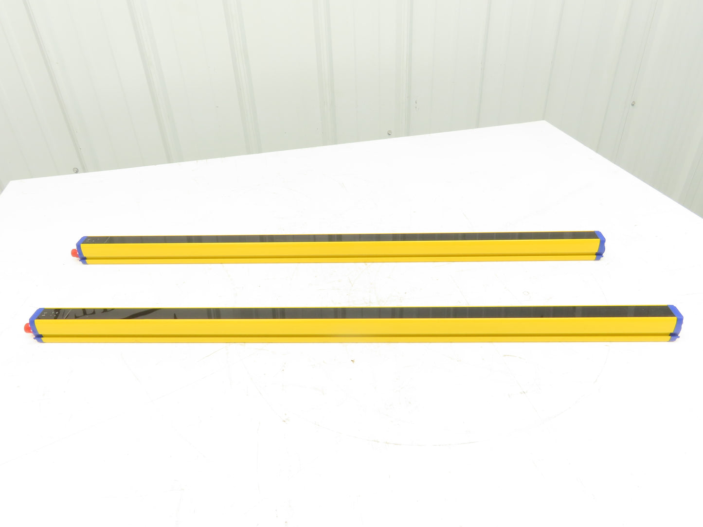 Datalogic Light Curtain Sender Receiver Set 30mm Res. 20M Range 49 Beam 750mm