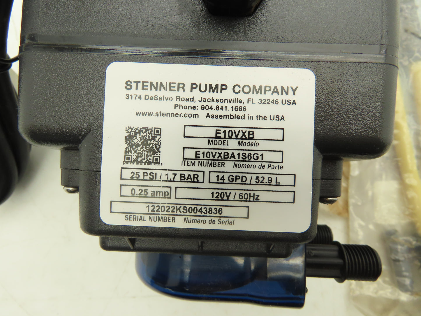 Stenner Model E10VXB Peristaltic Dosing Pump Adjustable 14 GPD 25 PSI 120V