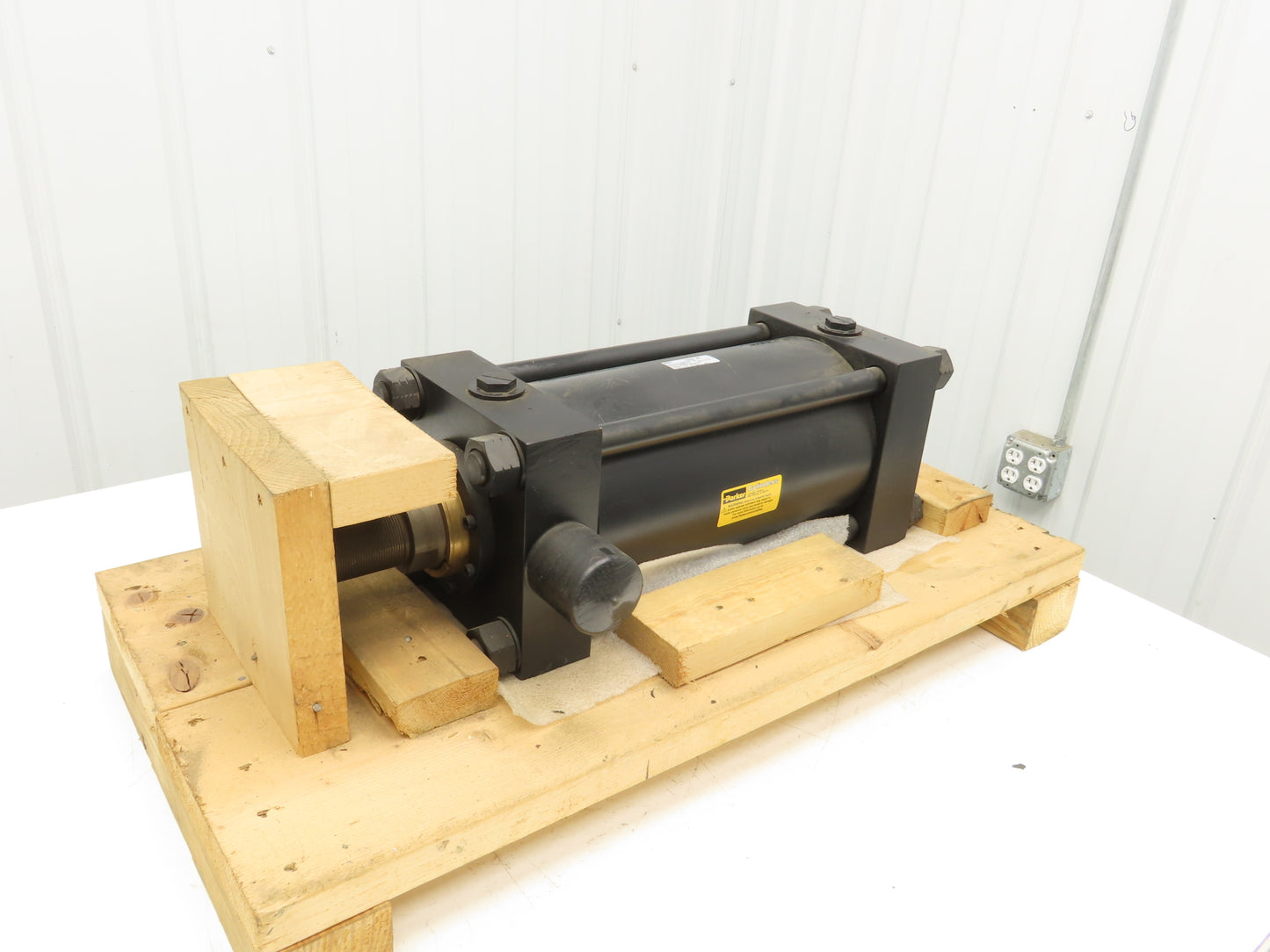 Parker D3HLT14AC 3H Hydraulic Cylinder 7" Bore 11" Stroke 3000 PSI Trunnion Mt