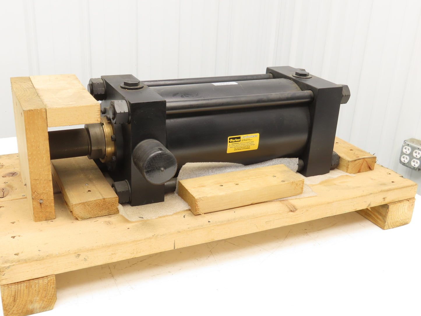 Parker D3HLT14AC 3H Hydraulic Cylinder 7" Bore 11" Stroke 3000 PSI Trunnion Mt