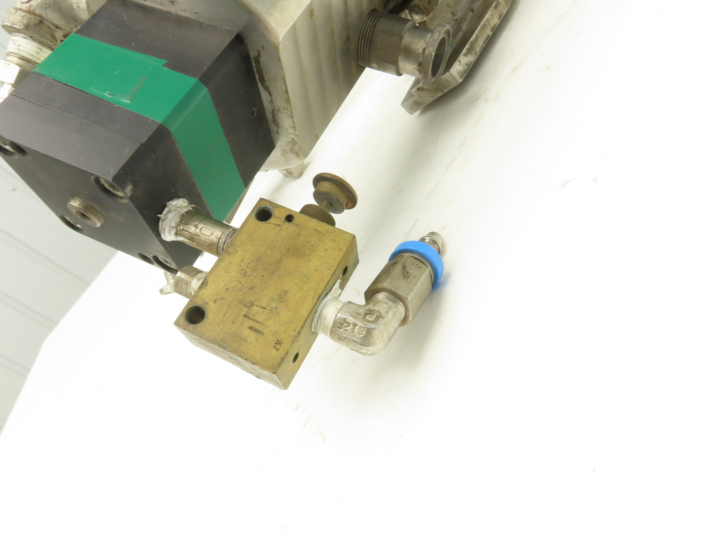 Baldewien NA Sanitary Mixing Valve Assy Pneumatic Plunger Btm 3" Body Dia x 22"