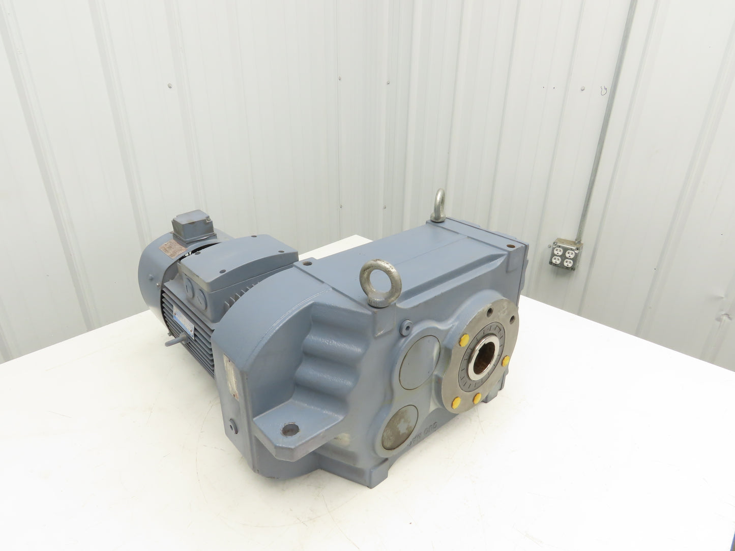 Guomao GFA87-YVP2.2-6P-179.79-M3 Gear Motor 10rpm 2.2kw 480V 3PH Hollow Shaft