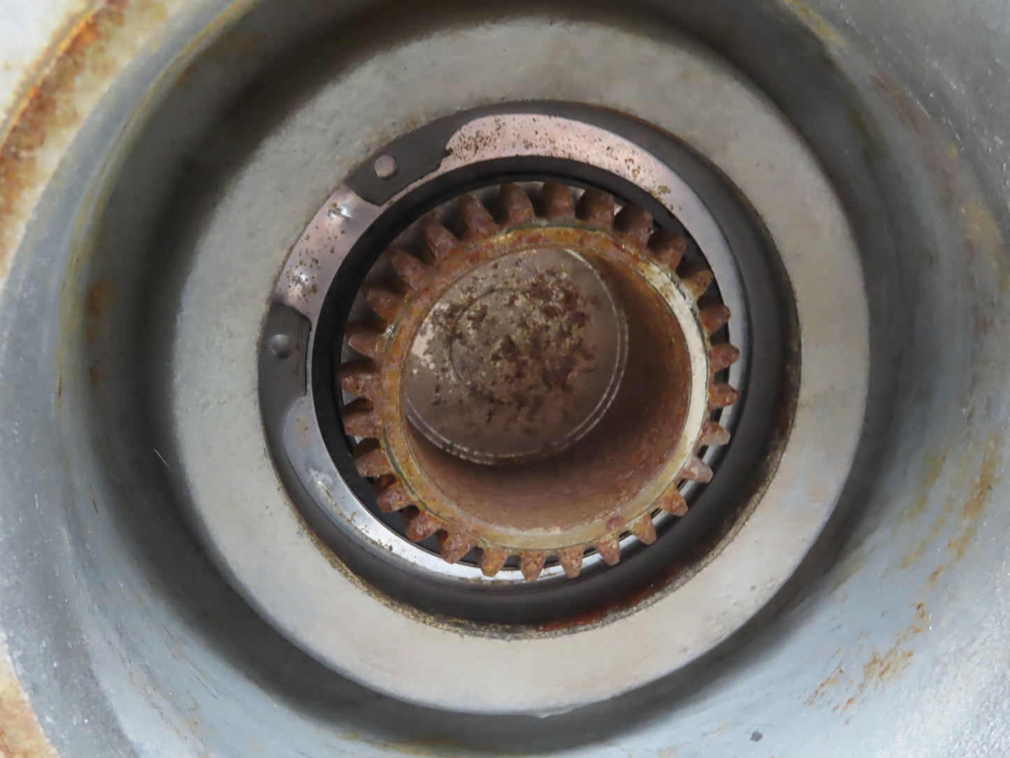 Nord SK9053.1AF N140TC Helical Gearbox 931.87 Ratio 1.9rpm Hollow Shaft