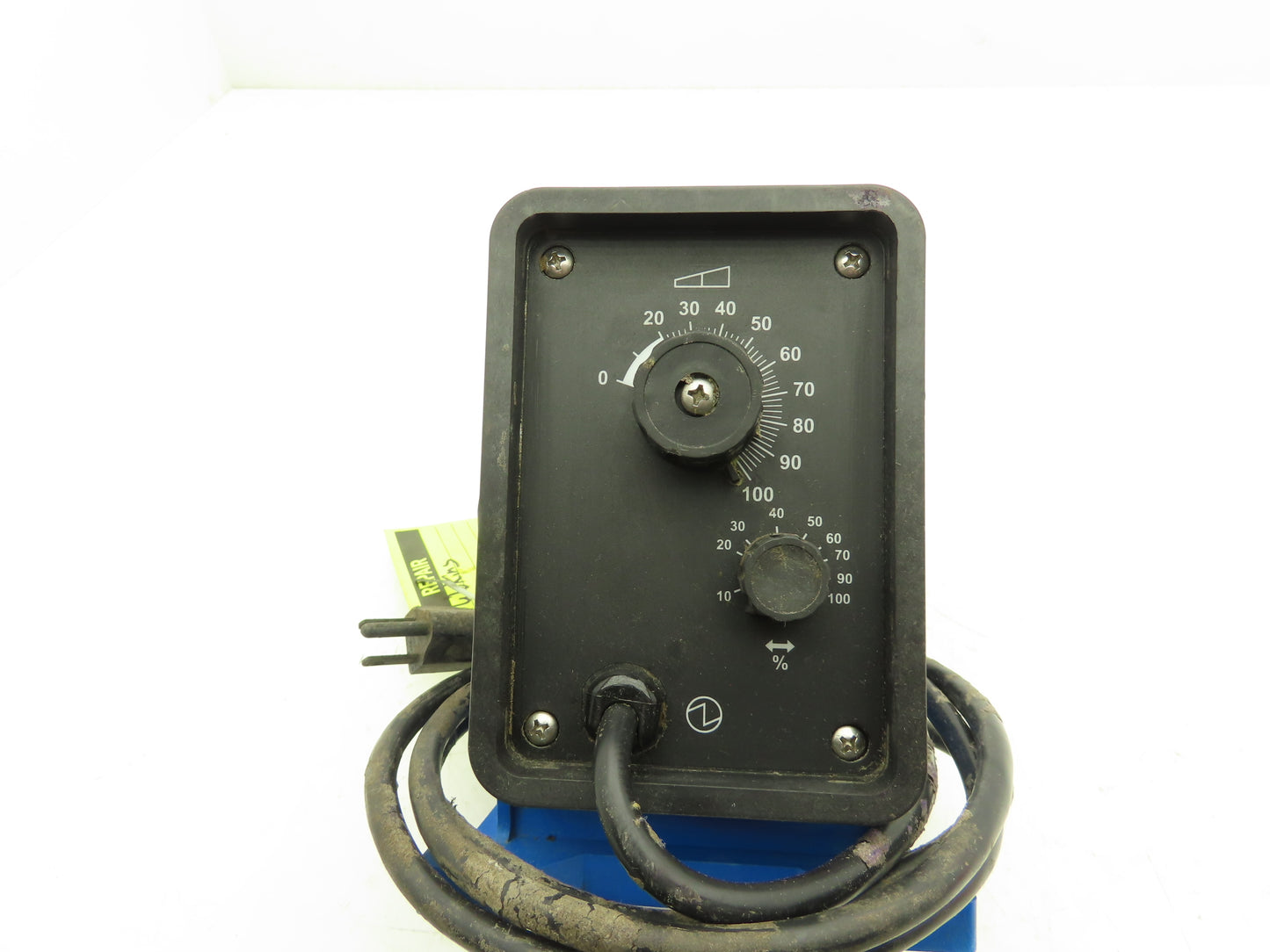 Pulsafeeder Pulsatron Electronic Dosing Metering Pump 58 GPD 100 PSI 115V