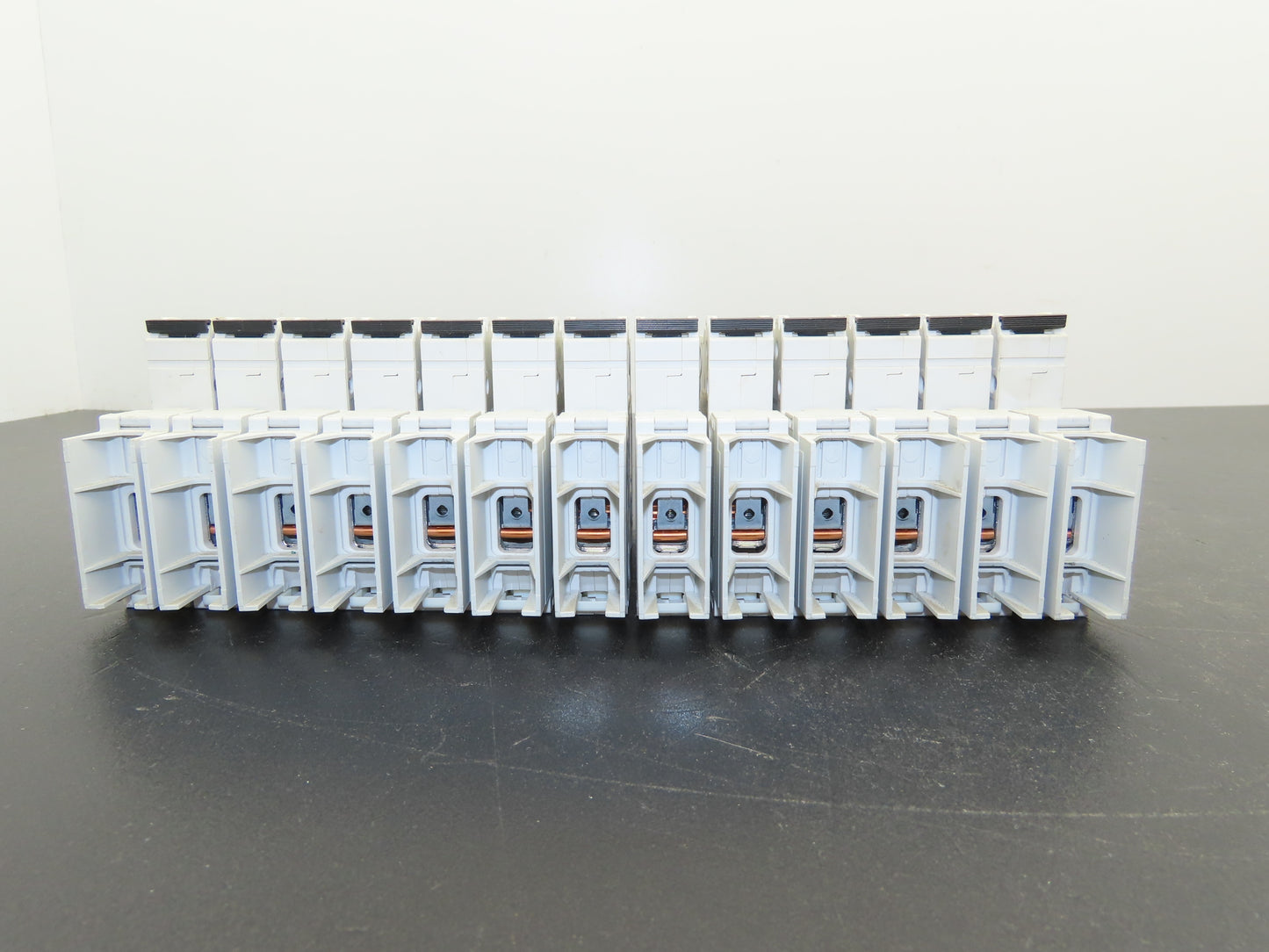 Siemens 5SJ4104-7HG42 Circuit Breaker 10kA 1 Pole 4A Lot of 13