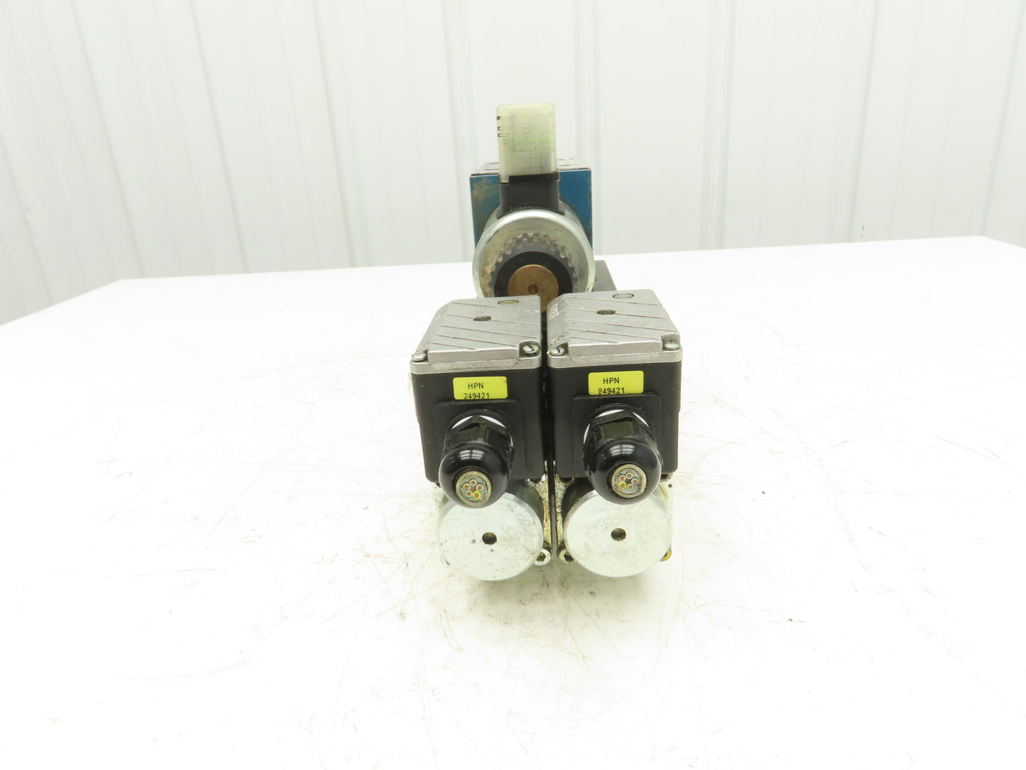 Bosch 0810001731 Proportional Directional Servo Valve W Proportional Amplifiers