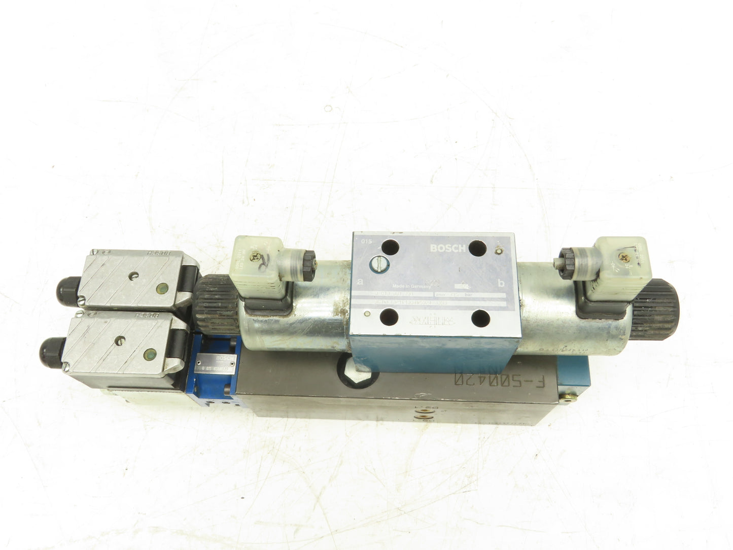Bosch 0810001731 Proportional Directional Servo Valve W Proportional Amplifiers