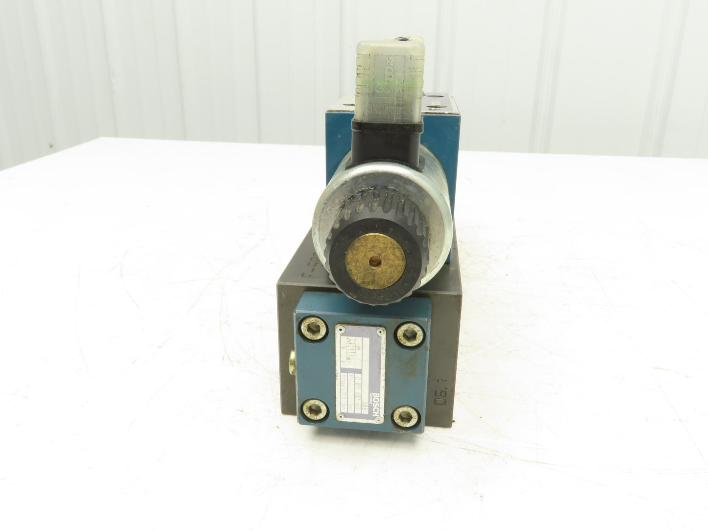 Bosch 0810001731 Proportional Directional Servo Valve W Proportional Amplifiers