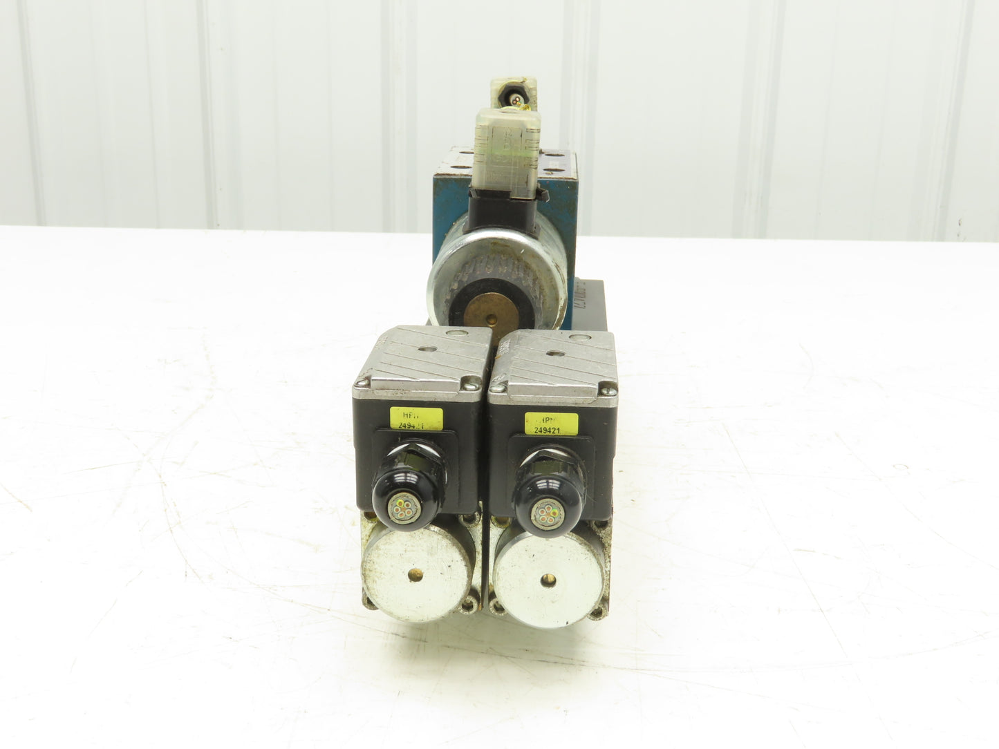 Bosch 0810001731 Proportional Directional Servo Valve W Proportional Amplifiers