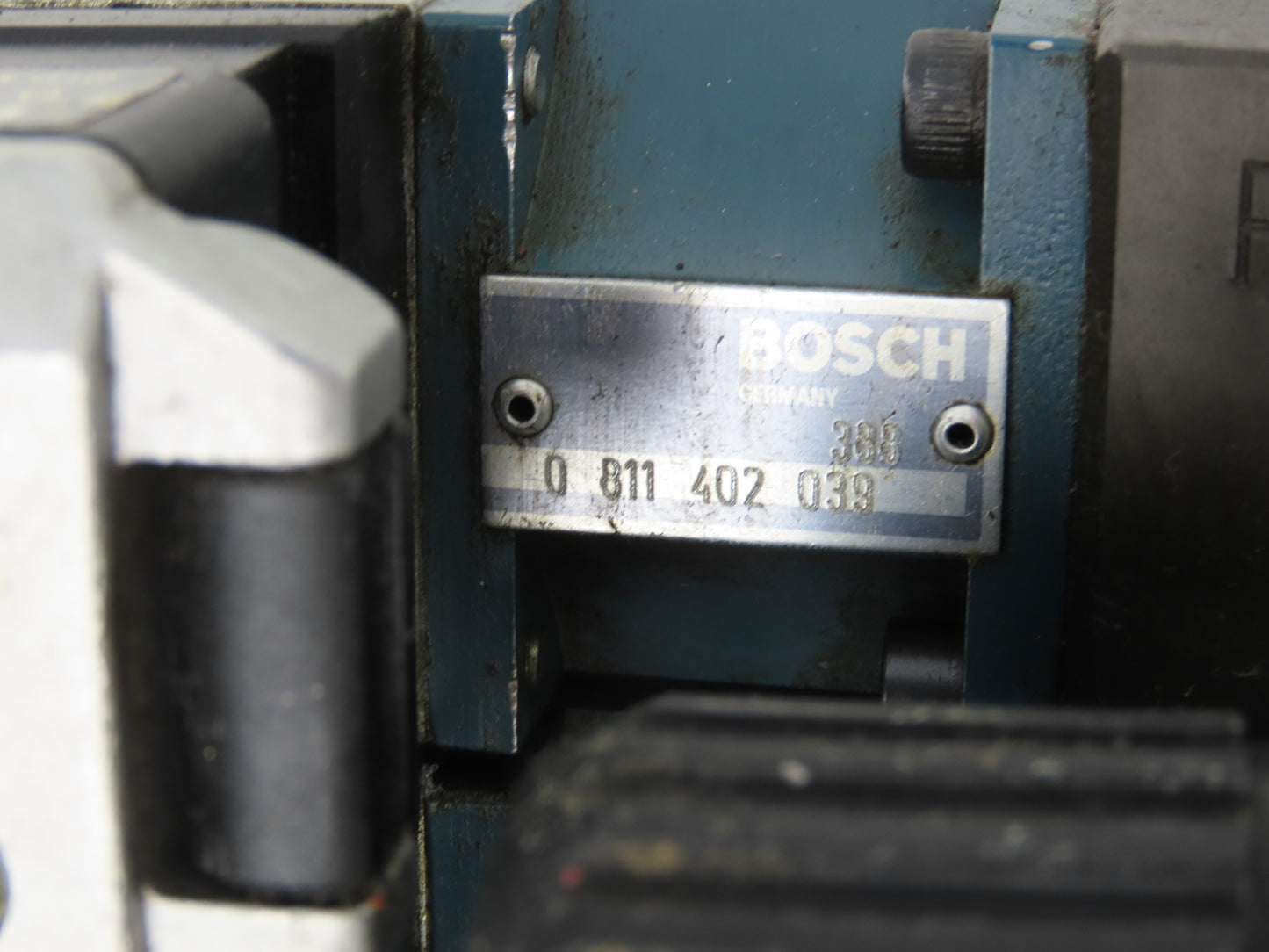 Bosch 0810001731 Proportional Directional Servo Valve W Proportional Amplifiers