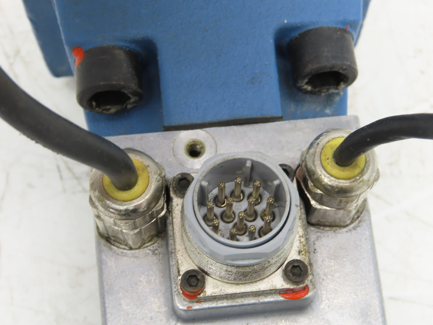 Moog D684Z4826G Hydraulic EFB Servo Proportional Pilot Control Valve Assembly