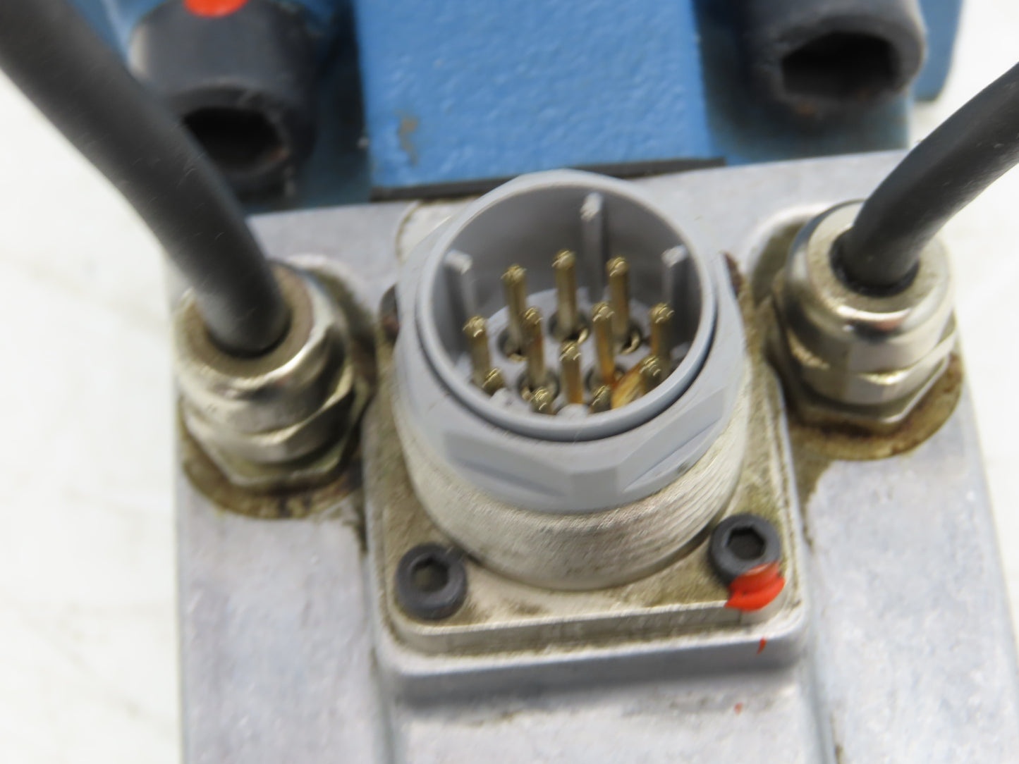 Moog D684Z4315G Hydraulic EFB Servo Proportional Pilot Control Valve Assembly