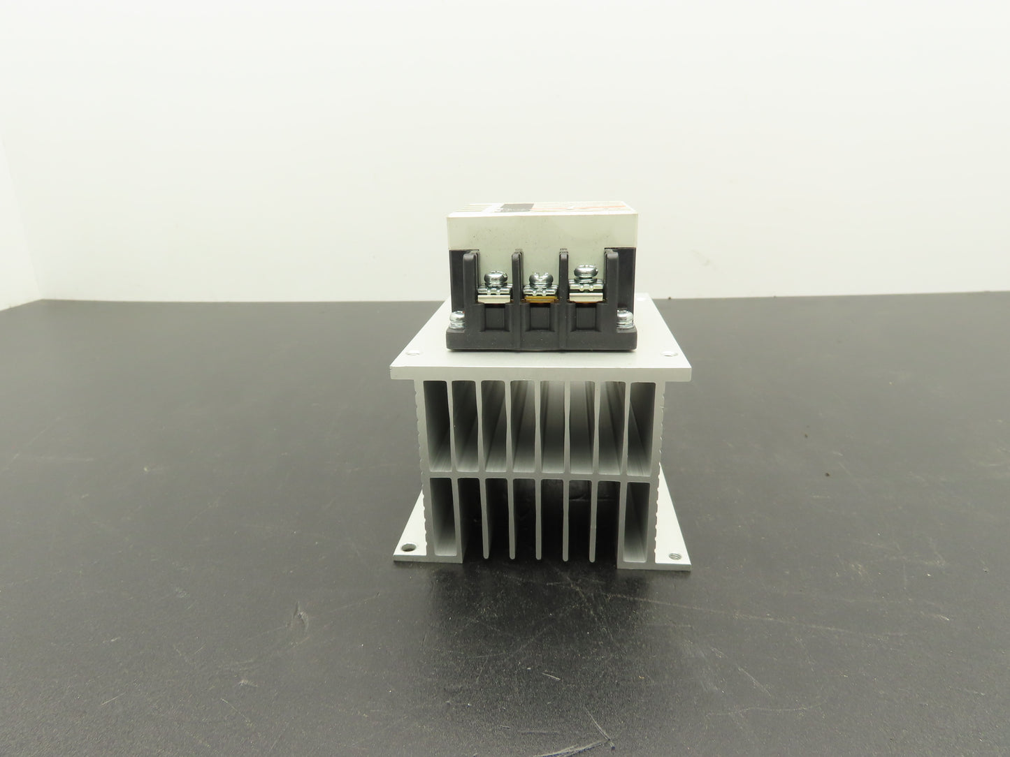 Fuji Electric SS502E-3Z-D3 Solid State Contactor Relay 240vac 50/60Hz .5A